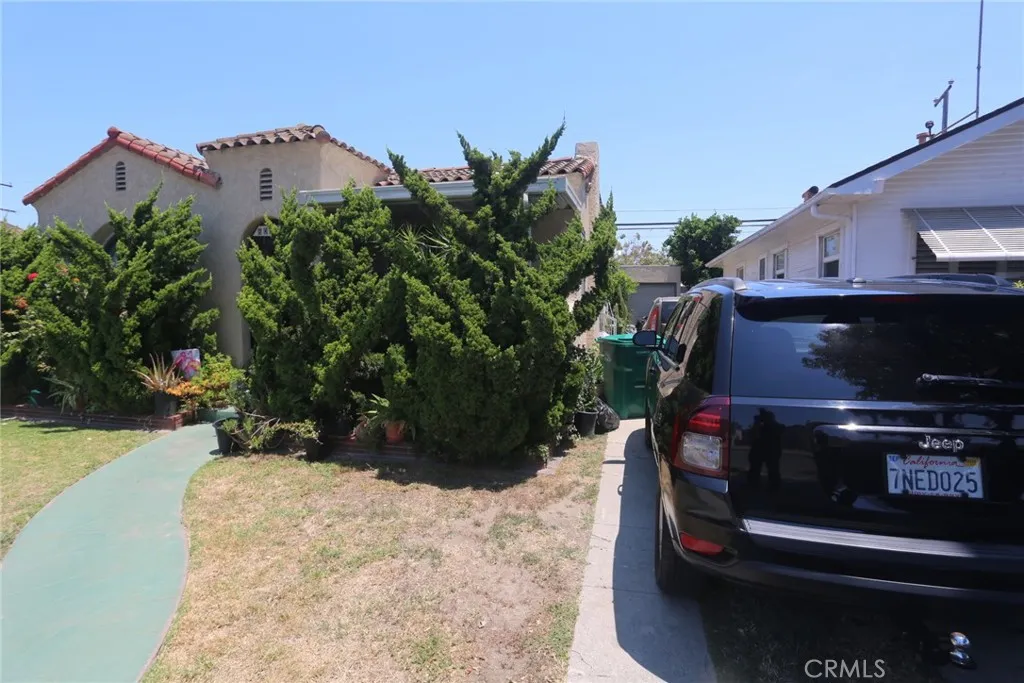 6072 Myrtle Avenue, Long Beach, California 90805 home-pic-1